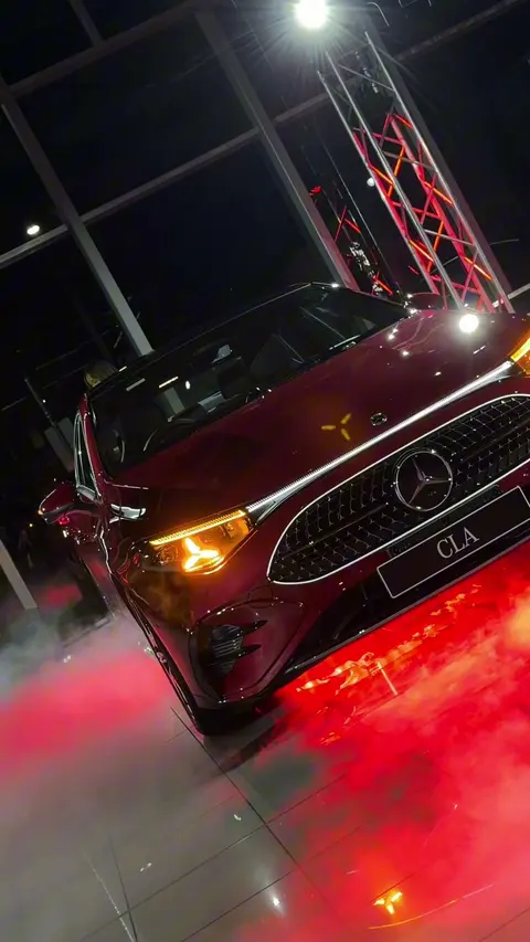 the showroom event, mercedes-benz