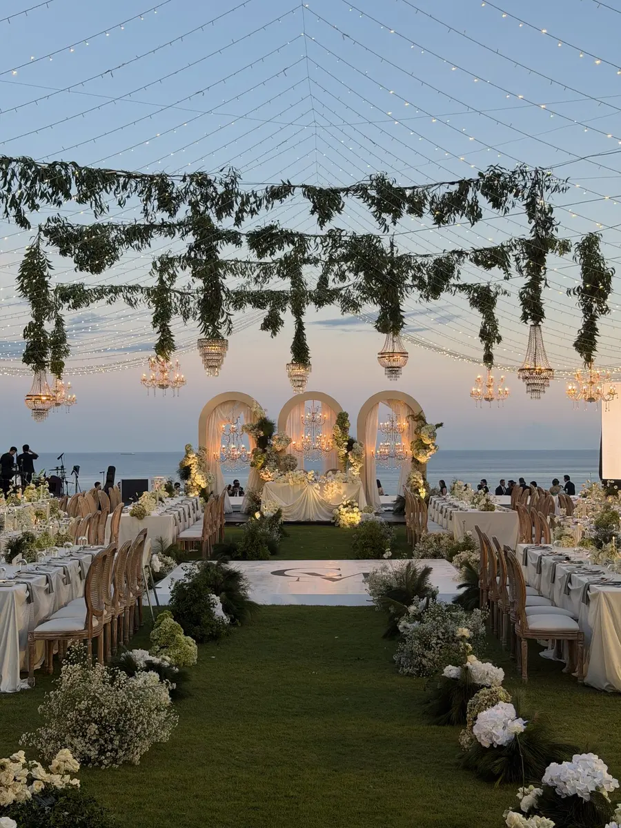 the ceremony, set by the sea, destination